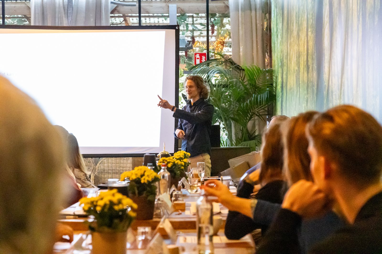 Gabriël giving a talk